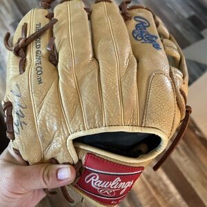 Rawlings Beige Leather Baseball Glove